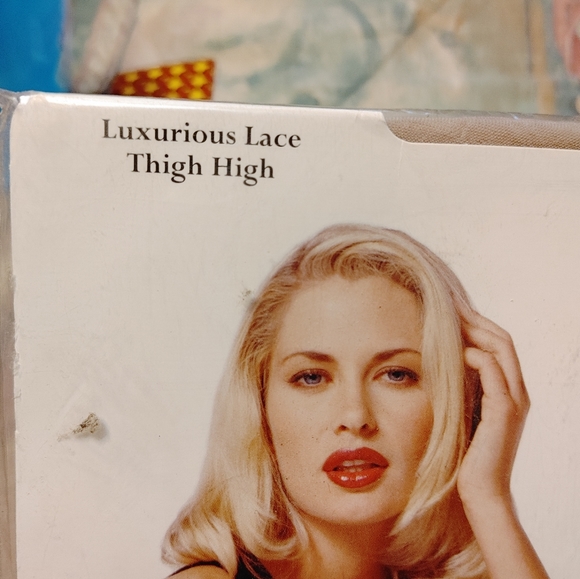 NIP European Luxury Collection Thigh High Stockings - Picture 5 of 5